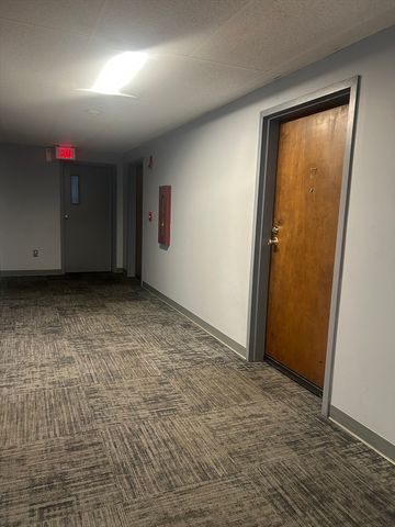 35 Longworth Ave 17, Brockton, MA 02302