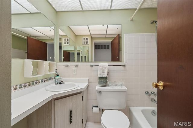 10688 Gravois Road, St Louis, MO 63123