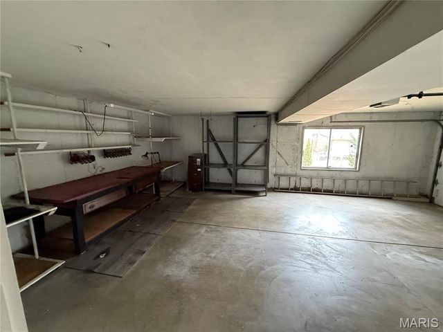 10688 Gravois Road, St Louis, MO 63123