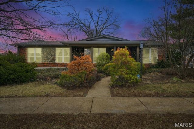 10688 Gravois Road, St Louis, MO 63123