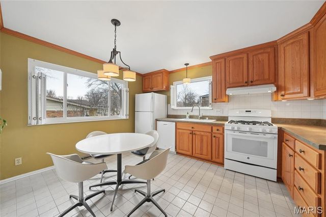 10688 Gravois Road, St Louis, MO 63123