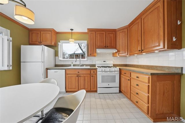 10688 Gravois Road, St Louis, MO 63123