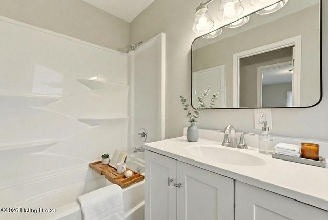 5306 Clover Ave, Louisville, KY 40272