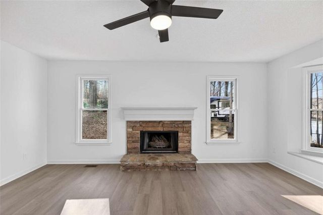 511 Lakeside Drive, Hiram, GA 30141