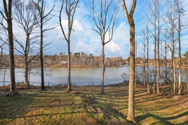 511 Lakeside Drive, Hiram, GA 30141