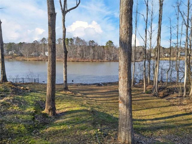 511 Lakeside Drive, Hiram, GA 30141