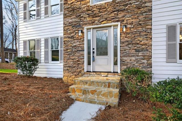 511 Lakeside Drive, Hiram, GA 30141