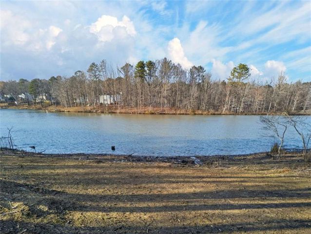 511 Lakeside Drive, Hiram, GA 30141