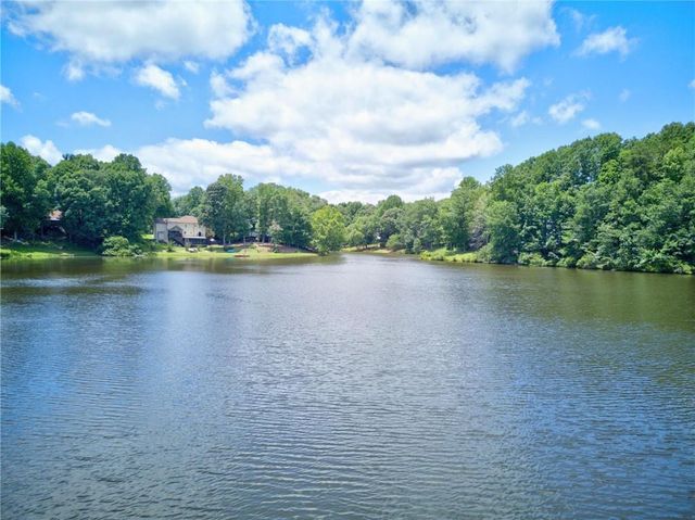 511 Lakeside Drive, Hiram, GA 30141