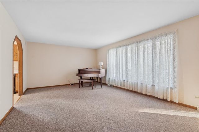 320 Garfield Avenue, New Lenox, IL 60451