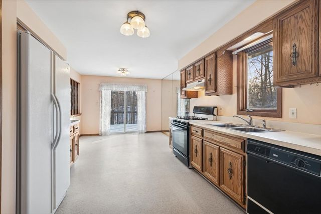 320 Garfield Avenue, New Lenox, IL 60451