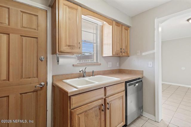 1618 EL CAMINO Road 6, Jacksonville, FL 32216