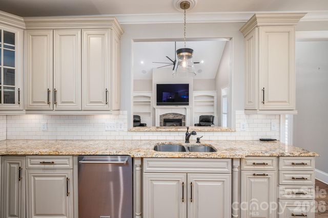 6627 Harbor Oaks Drive, Denver, NC 28037