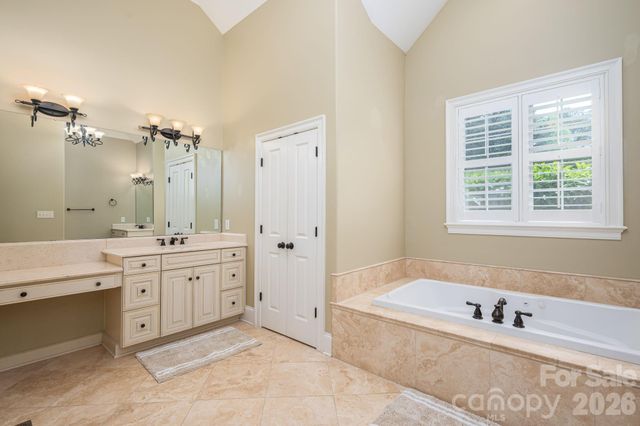 6627 Harbor Oaks Drive, Denver, NC 28037