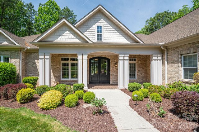 6627 Harbor Oaks Drive, Denver, NC 28037