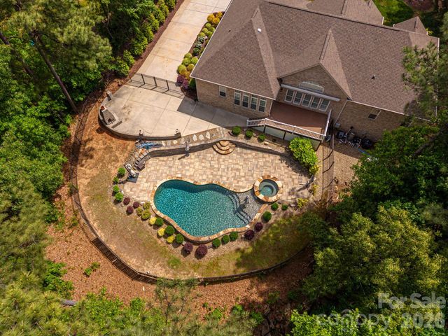 6627 Harbor Oaks Drive, Denver, NC 28037