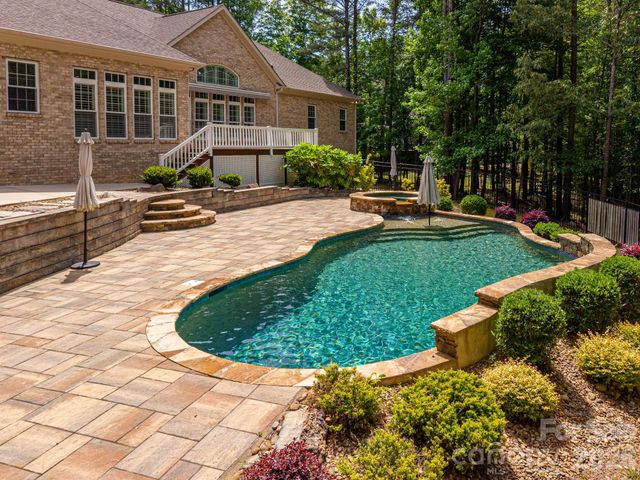 6627 Harbor Oaks Drive, Denver, NC 28037