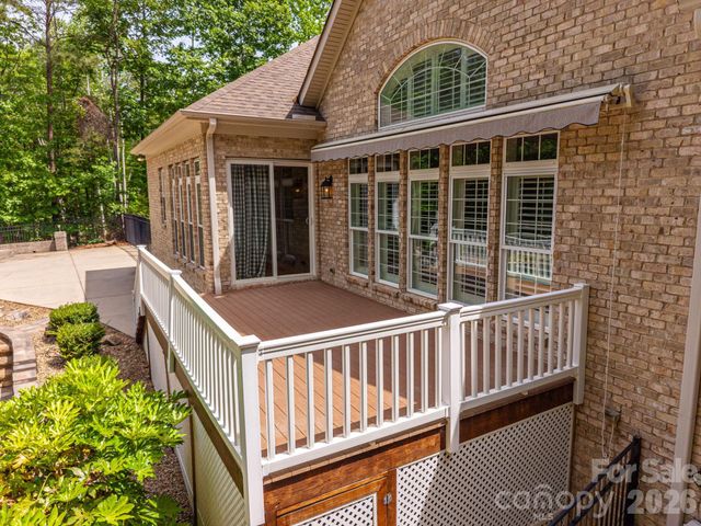 6627 Harbor Oaks Drive, Denver, NC 28037
