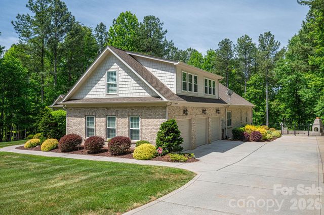 6627 Harbor Oaks Drive, Denver, NC 28037