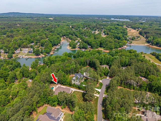 6627 Harbor Oaks Drive, Denver, NC 28037