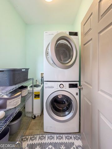 528 Drifton Way, Woodstock, GA 30188