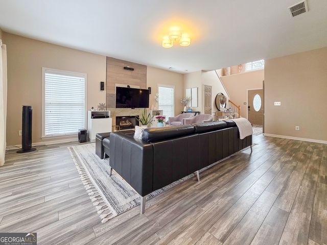 528 Drifton Way, Woodstock, GA 30188