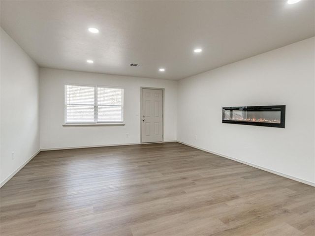 14004 S Dobbs Road, Mcloud, OK 74851