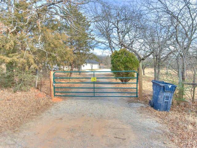 14004 S Dobbs Road, Mcloud, OK 74851