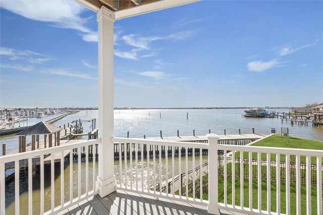 2443 Lakewood Pointe, Seabrook, TX 77586