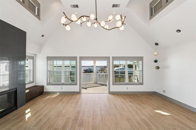 2443 Lakewood Pointe, Seabrook, TX 77586