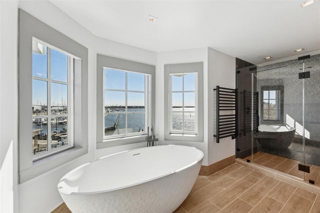 2443 Lakewood Pointe, Seabrook, TX 77586