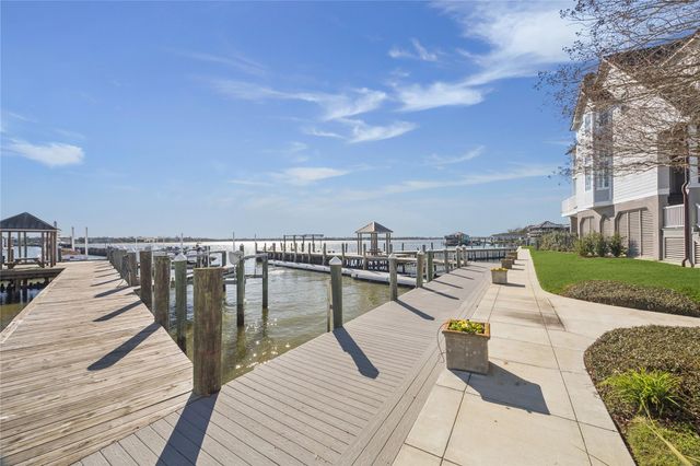 2443 Lakewood Pointe, Seabrook, TX 77586