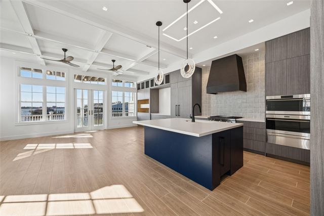 2443 Lakewood Pointe, Seabrook, TX 77586