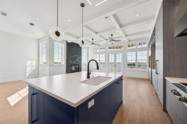 2443 Lakewood Pointe, Seabrook, TX 77586