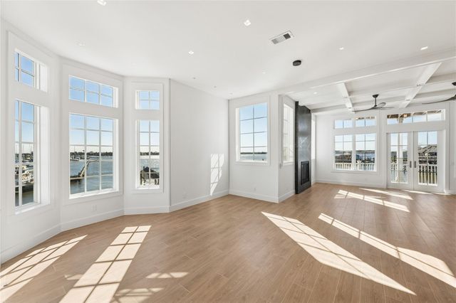 2443 Lakewood Pointe, Seabrook, TX 77586