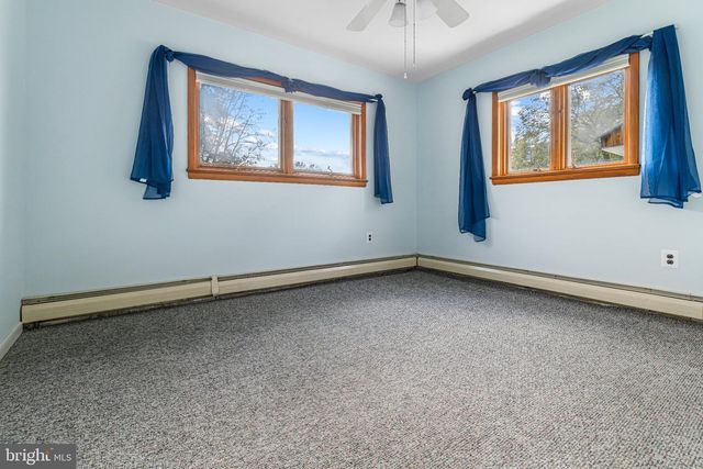 883 STEVENS LN, Upper Holland, PA 19053