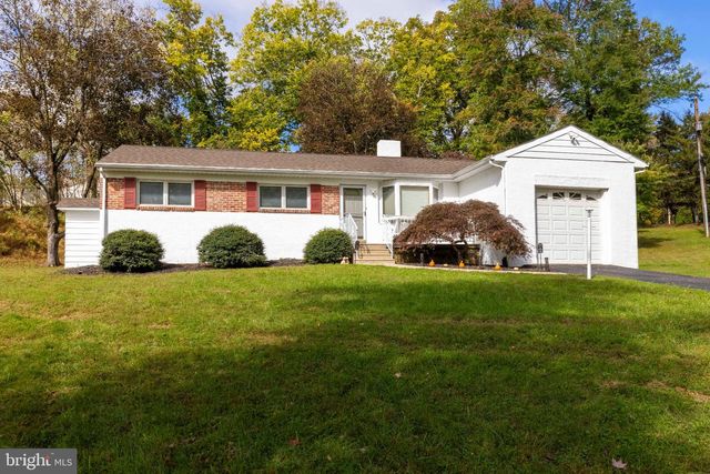 883 STEVENS LN, Upper Holland, PA 19053