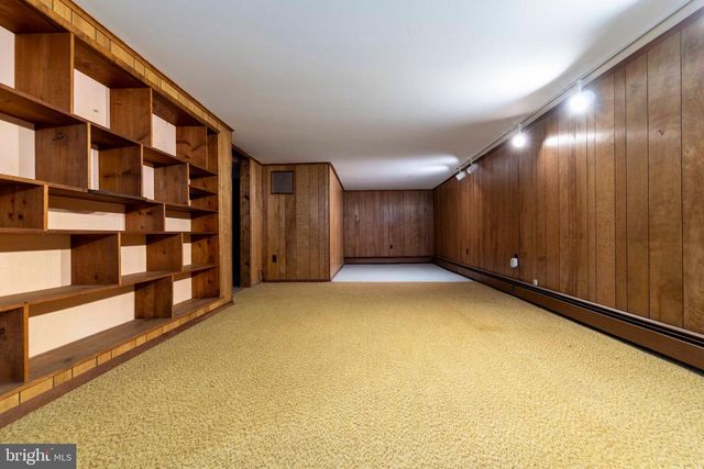 883 STEVENS LN, Upper Holland, PA 19053