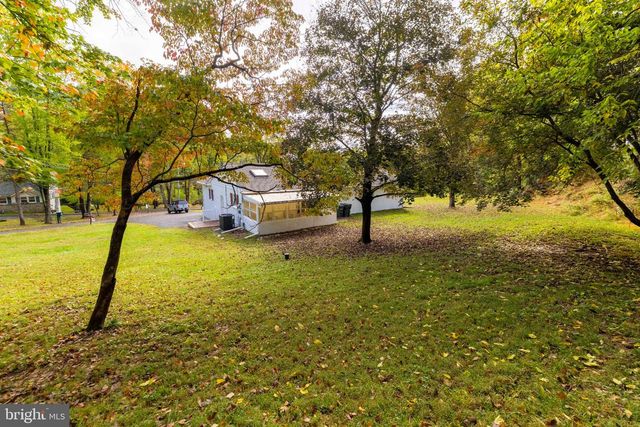 883 STEVENS LN, Upper Holland, PA 19053