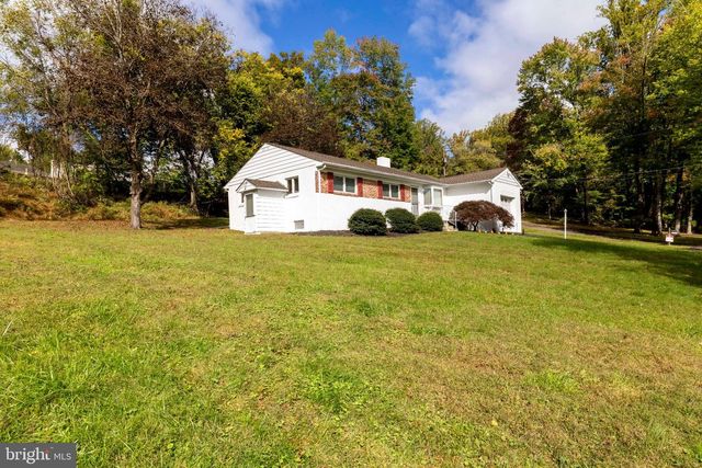 883 STEVENS LN, Upper Holland, PA 19053