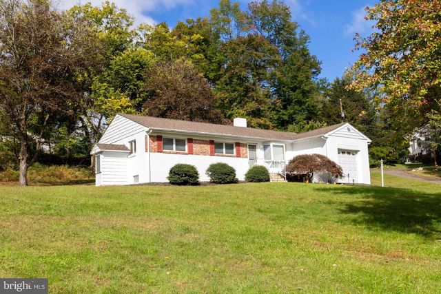 883 STEVENS LN, Upper Holland, PA 19053