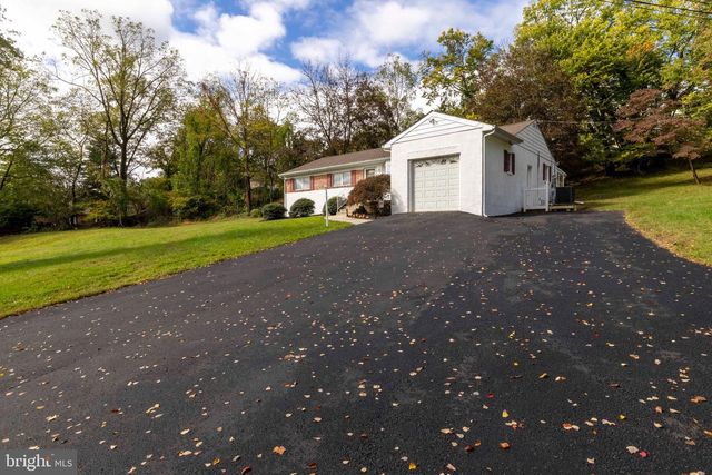883 STEVENS LN, Upper Holland, PA 19053