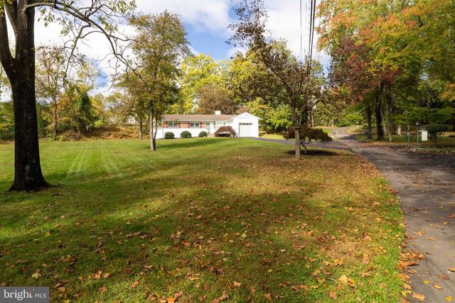 883 STEVENS LN, Upper Holland, PA 19053