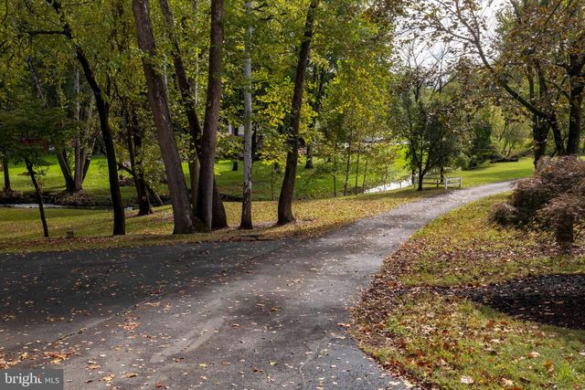 883 STEVENS LN, Upper Holland, PA 19053