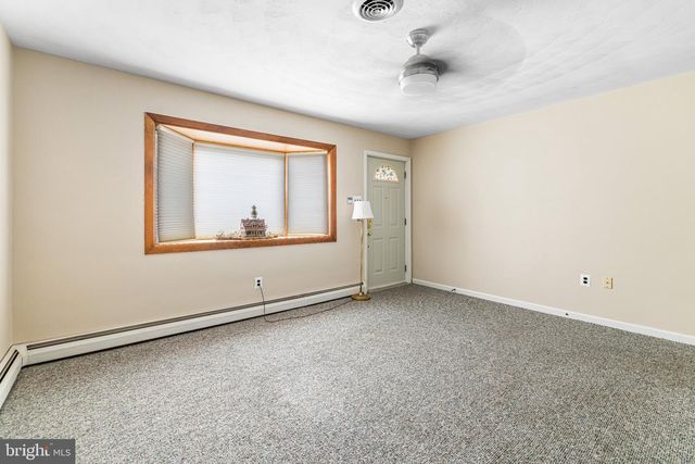 883 STEVENS LN, Upper Holland, PA 19053