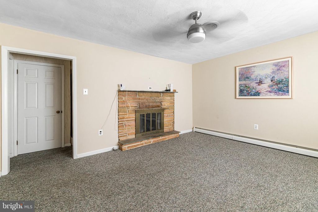 883 STEVENS LN, UPPER HOLLAND, PA 19053 — photo 4