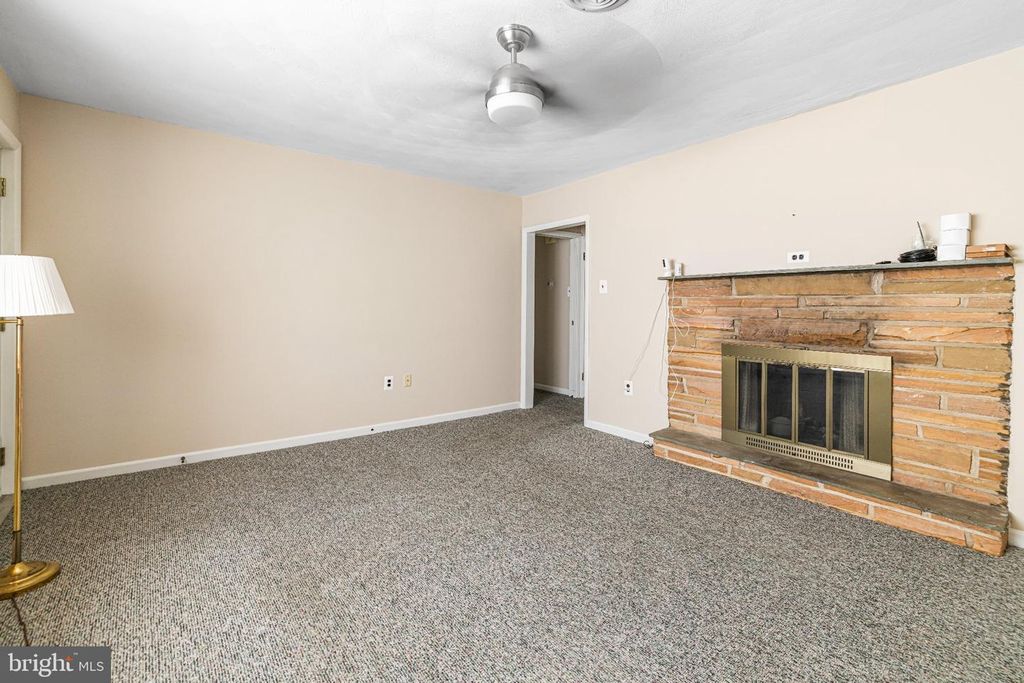 883 STEVENS LN, UPPER HOLLAND, PA 19053 — photo 5