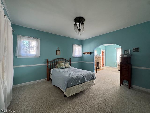 211 E Main Street, St Clairsville, OH 43950