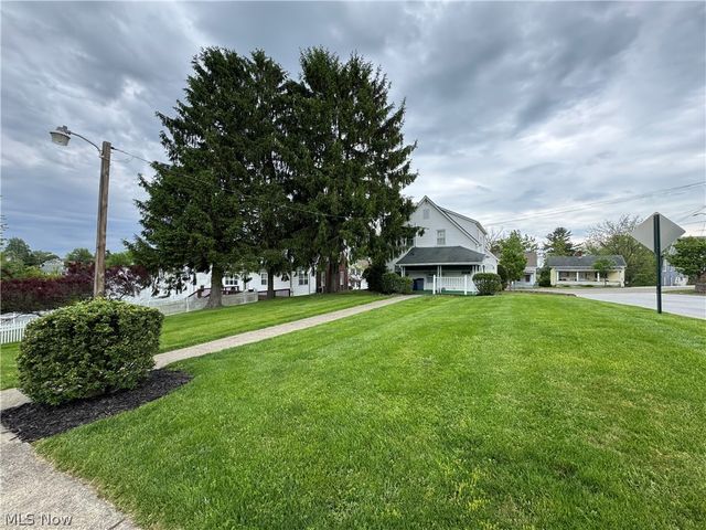 211 E Main Street, St Clairsville, OH 43950