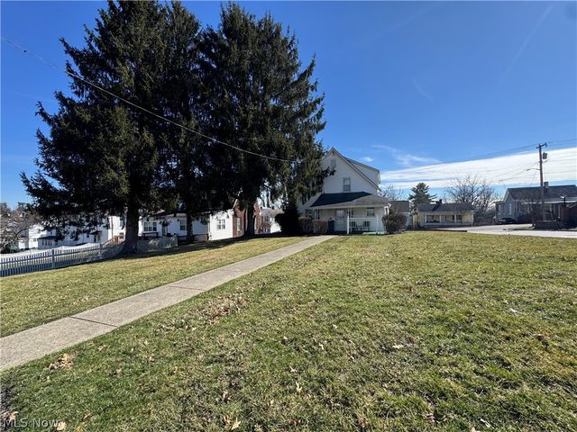 211 E Main Street, St Clairsville, OH 43950
